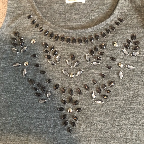 ⭐️ Free Add-On ⭐️ Hollister Cold Shoulder Top - Picture 3 of 10